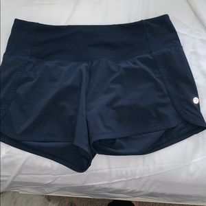 Lulu lemon size 4 Tall